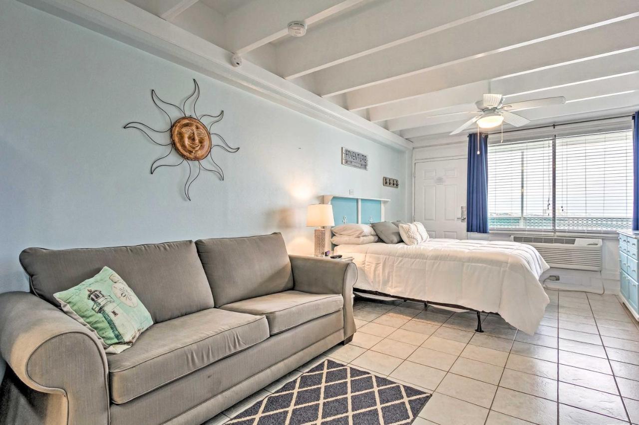 Panama City Beach Studio With Pool And Beach Access Exteriör bild