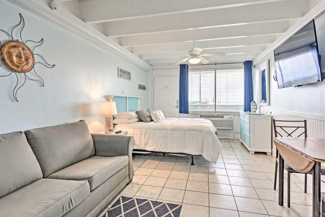 Panama City Beach Studio With Pool And Beach Access Exteriör bild